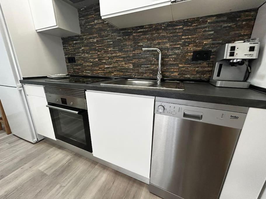 Apartamento Amueblado En El Centro De Madrid Luaran gambar