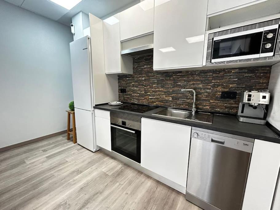 Apartamento Amueblado En El Centro De Madrid Luaran gambar